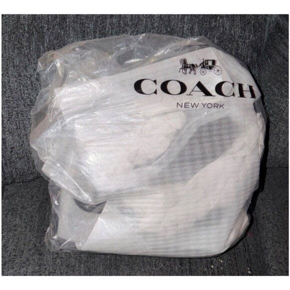 NEW!!! Coach Pebbled Leather Gotham Messenger Bag 27! - Picture 9 of 14